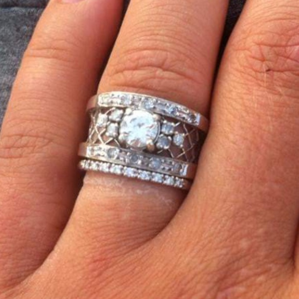 ISO a diamond ring similar to this!!